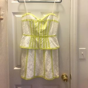 Lace dress, Strapless Silhouette